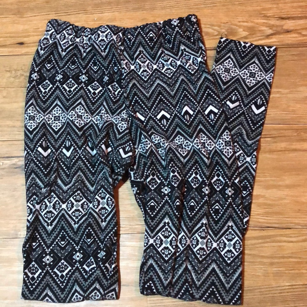 Black and white leggings